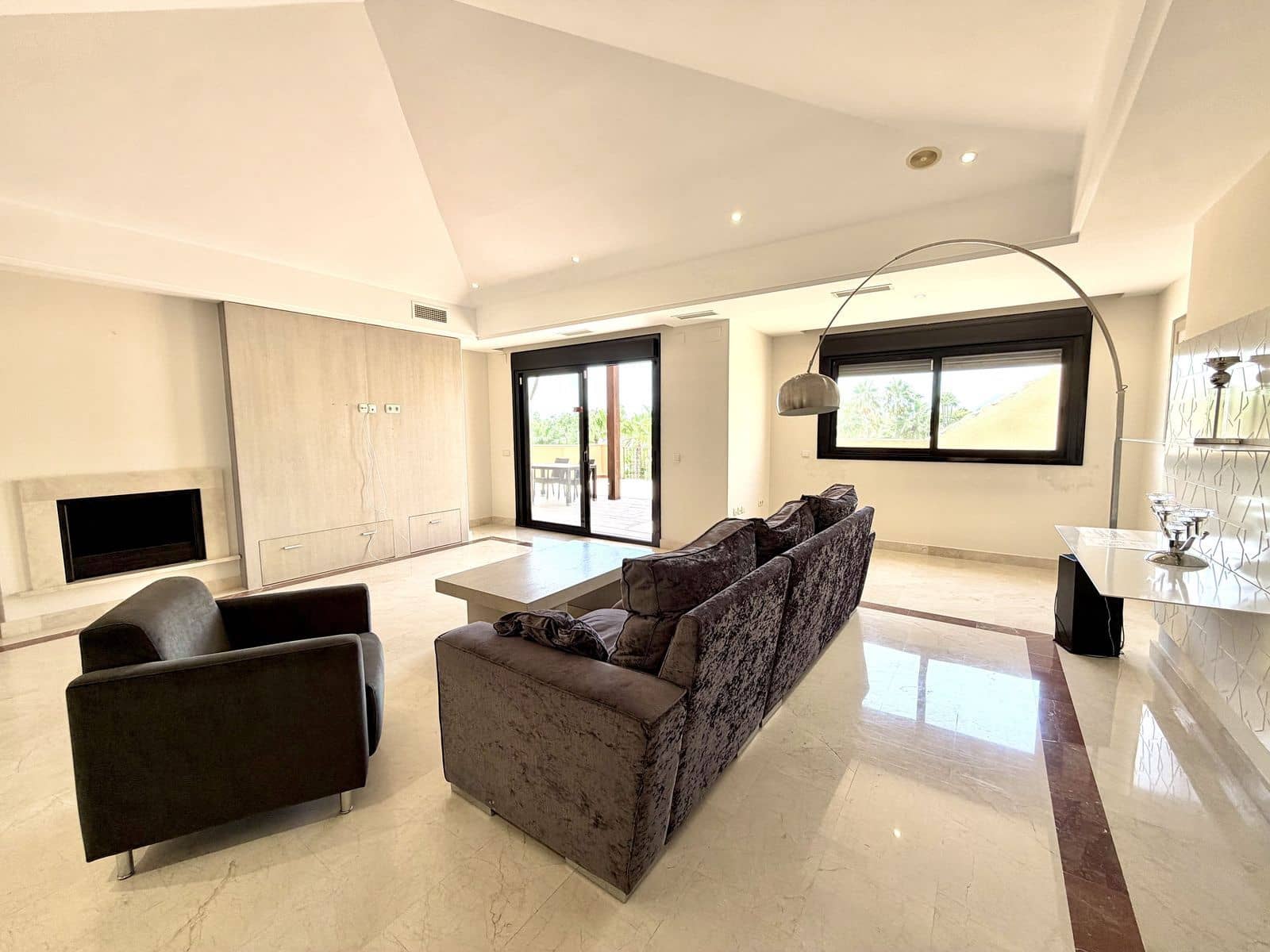 2 slaapkamer Penthouse te koop in Puerto Banus - € 1.499.000 (Ref: 10020639)
