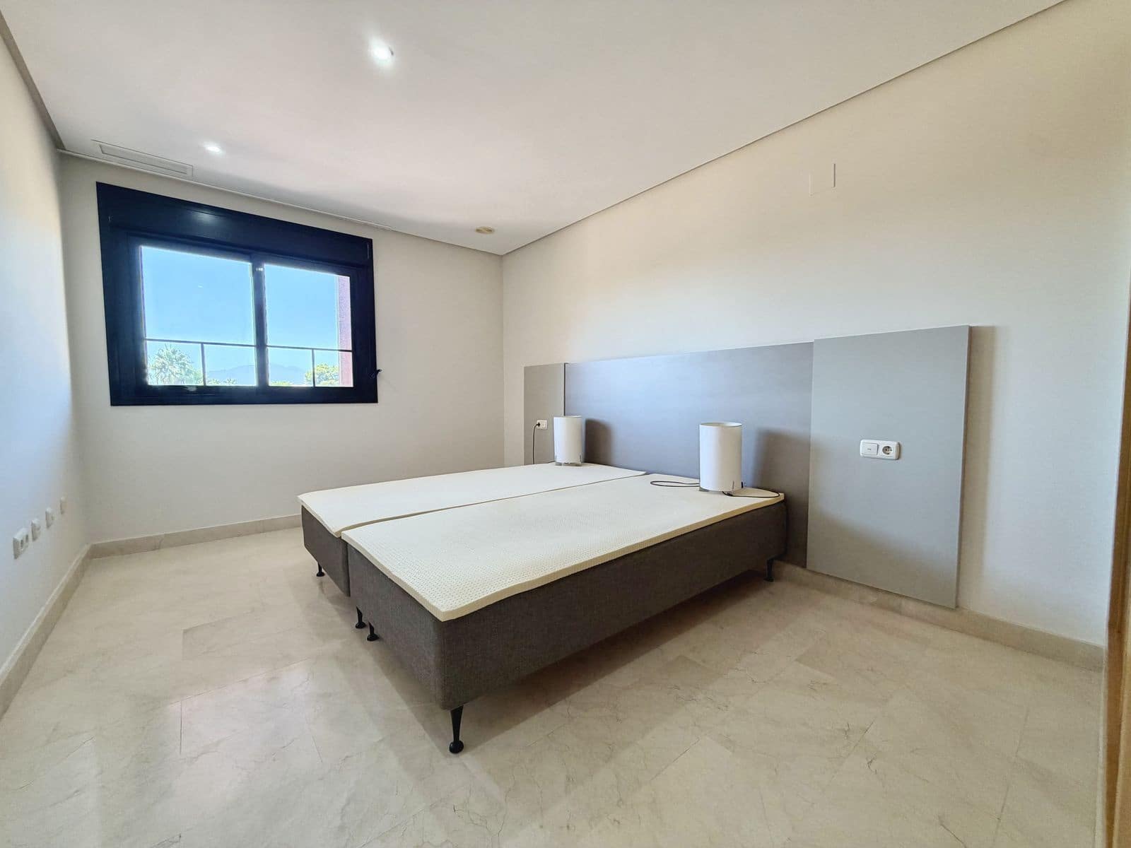2 slaapkamer Penthouse te koop in Puerto Banus - € 1.499.000 (Ref: 10020639)