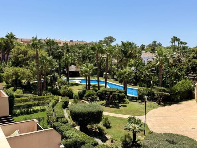 2 slaapkamer Penthouse te koop in Puerto Banus, Marbella - € 1.499.000 (Ref: 10020639)