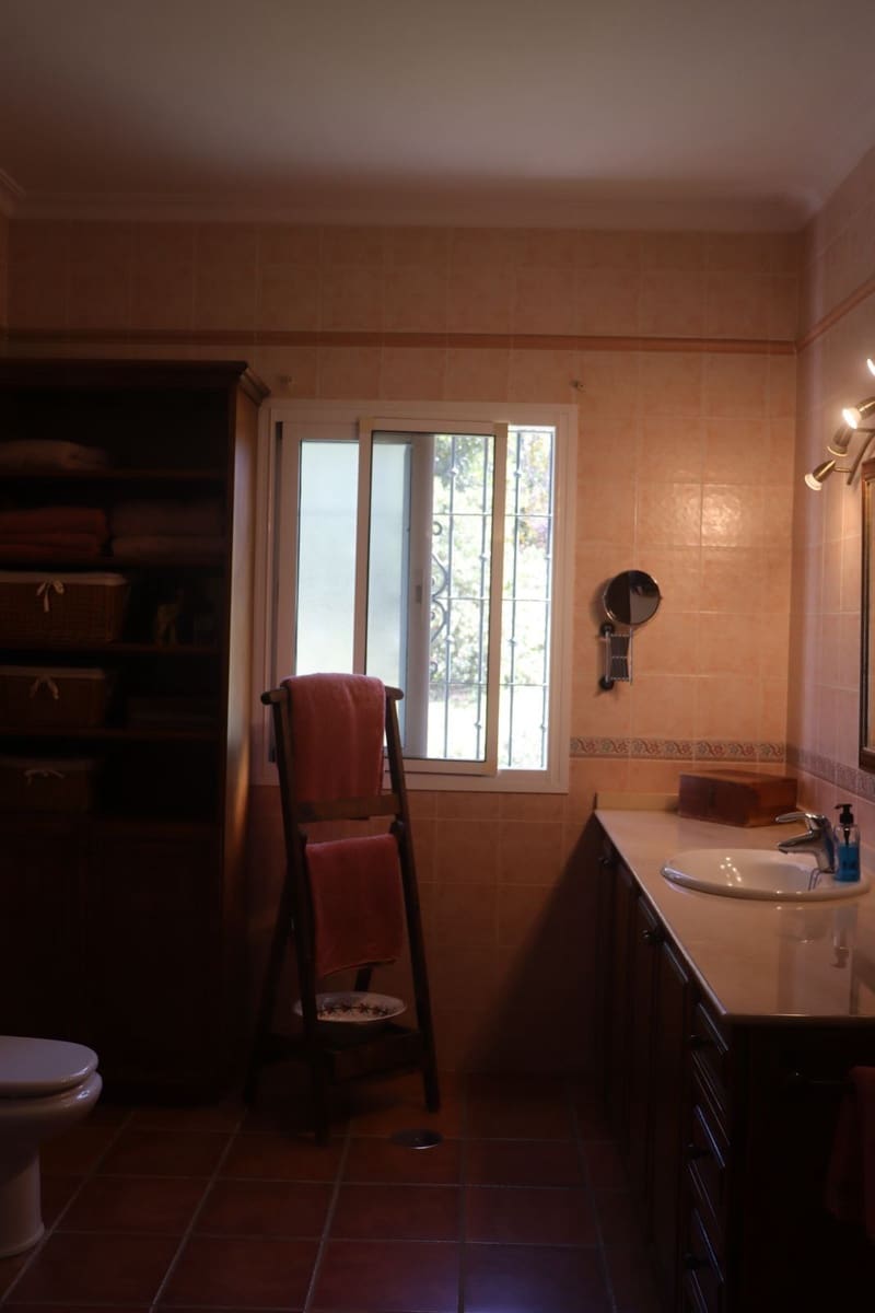 3 bedroom Finca/Country House for sale in La Cala de Mijas - € 960,000 (Ref: 10020641)