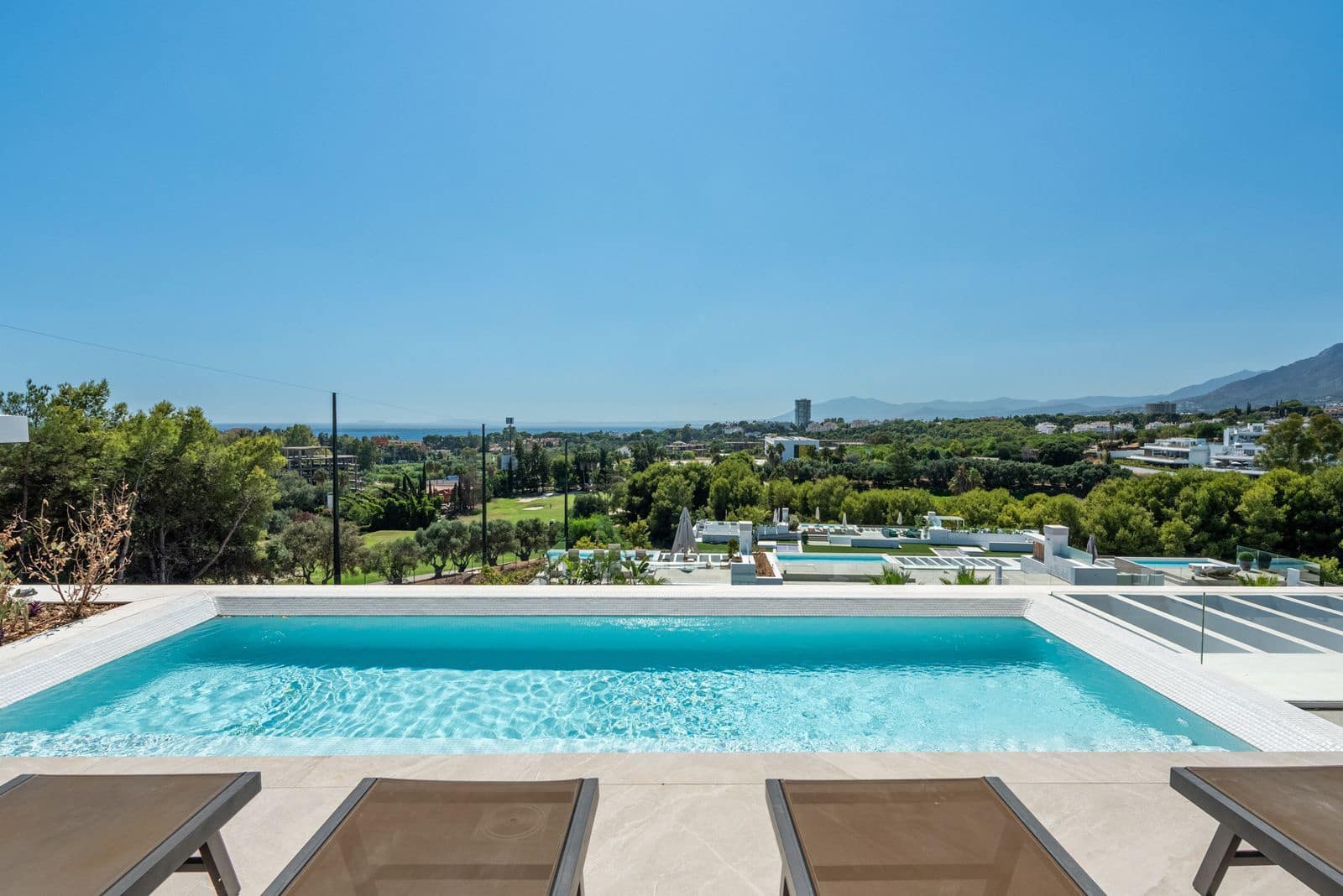 2 slaapkamer Penthouse te koop in Marbella - € 1.495.000 (Ref: 10020643)