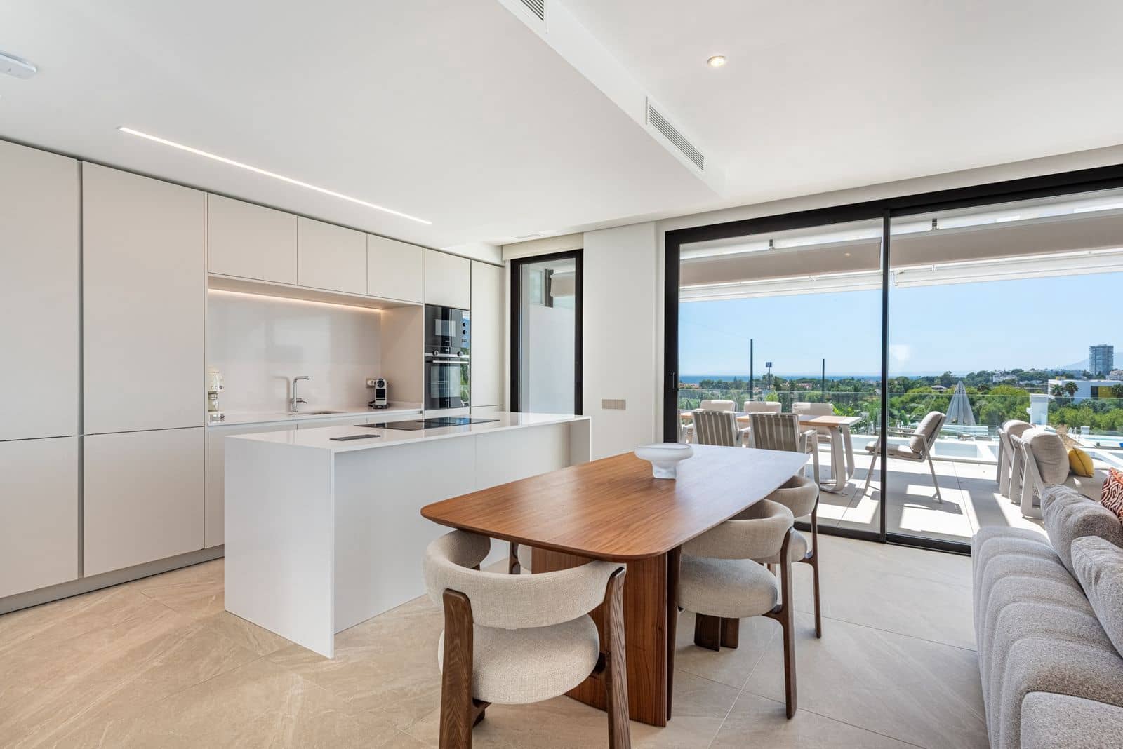 2 slaapkamer Penthouse te koop in Marbella - € 1.495.000 (Ref: 10020643)