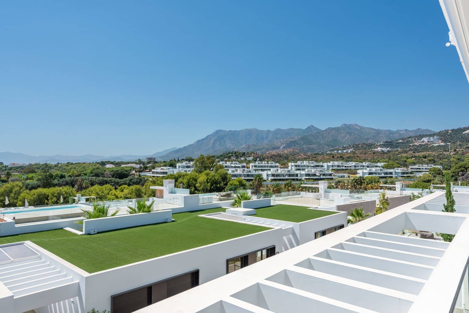 2 slaapkamer Penthouse te koop in Marbella - € 1.495.000 (Ref: 10020643)