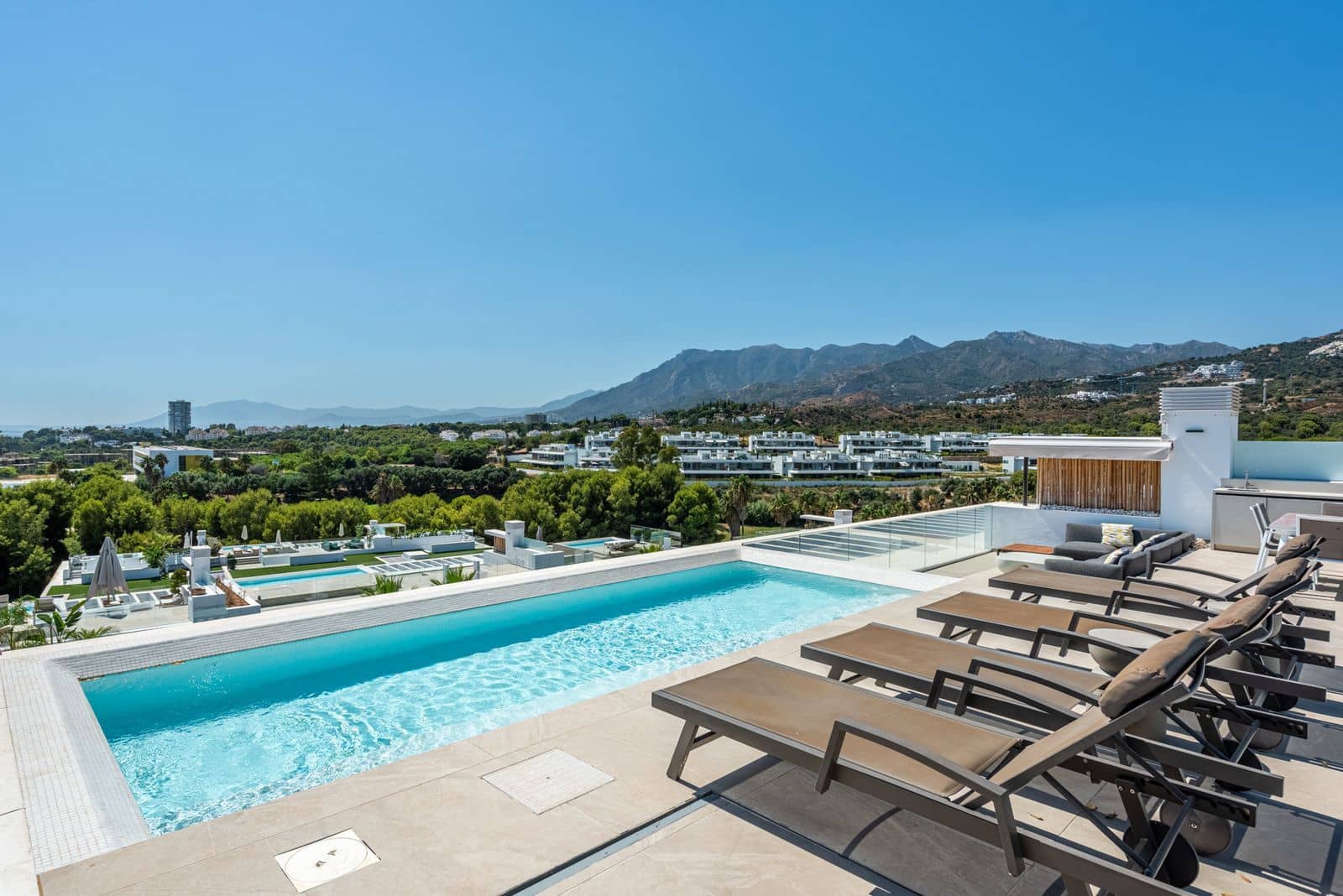 2 slaapkamer Penthouse te koop in Marbella - € 1.495.000 (Ref: 10020643)