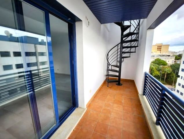 2 quarto Penthouse para venda em Estepona - 750 000 € (Ref: 10020646)