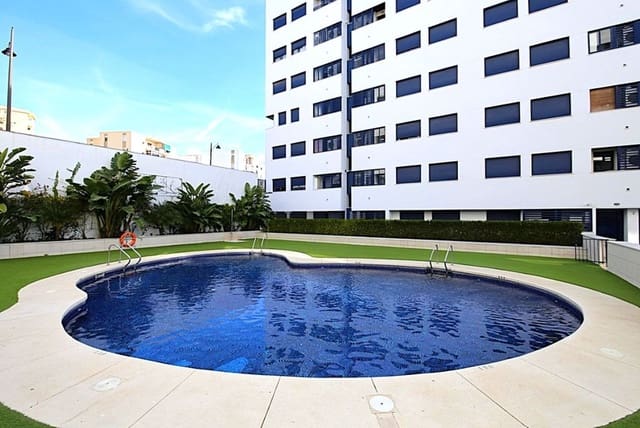 2 quarto Penthouse para venda em Estepona - 750 000 € (Ref: 10020646)