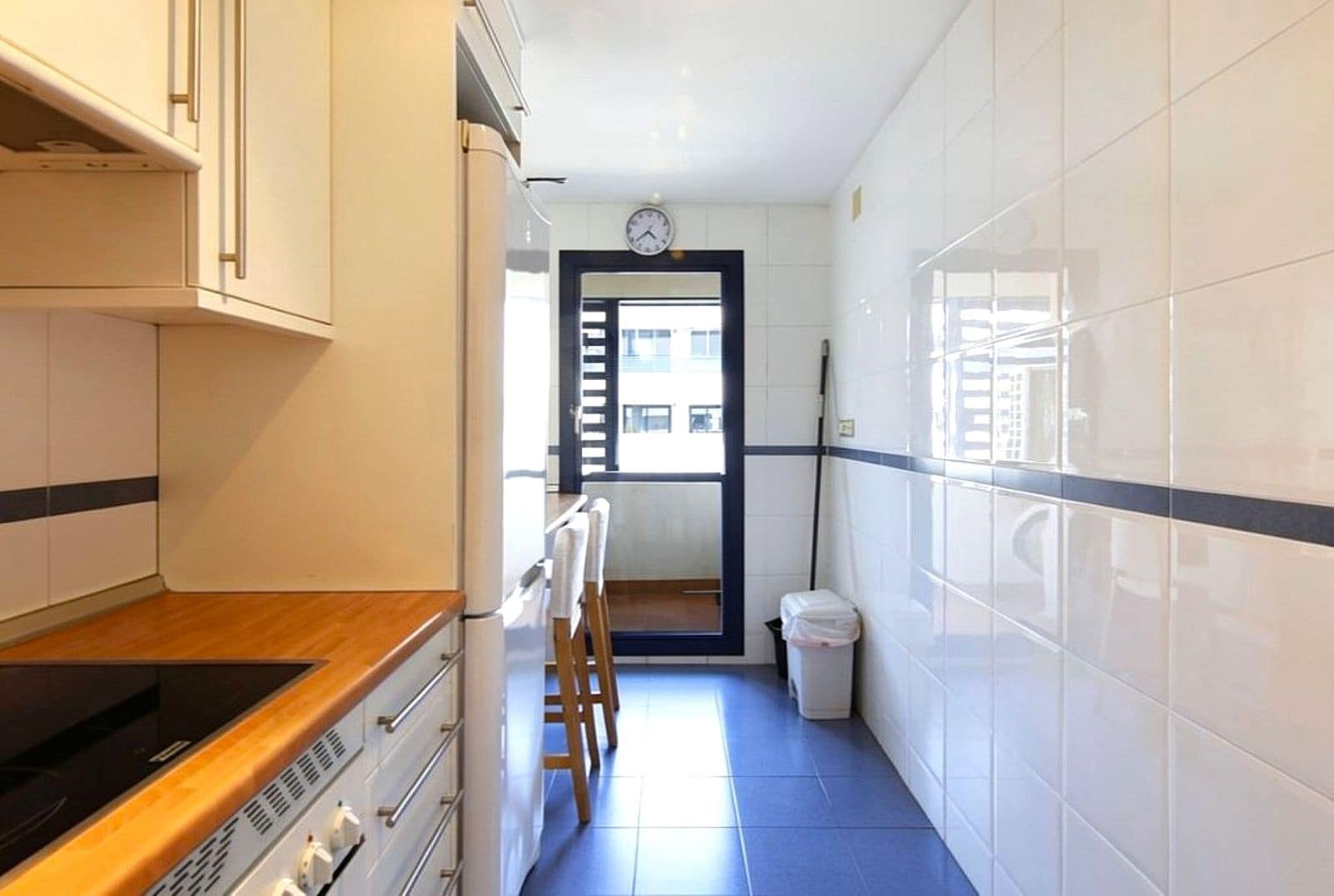 2 quarto Penthouse para venda em Estepona - 750 000 € (Ref: 10020646)