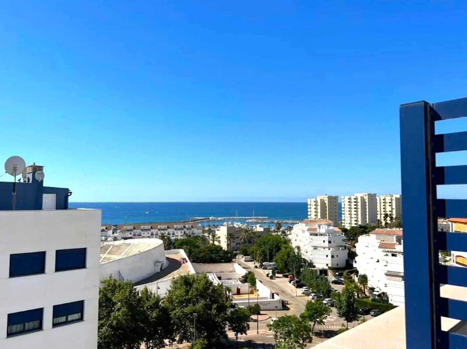 2 quarto Penthouse para venda em Estepona - 750 000 € (Ref: 10020646)