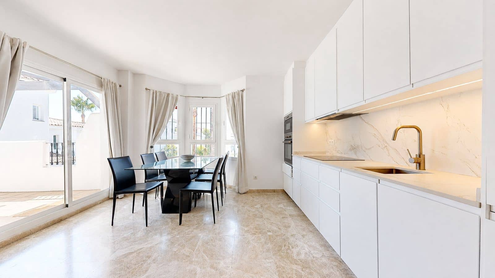 3 chambre Penthouse à vendre à Nueva Andalucia - 549 000 € (Ref: 10020647)