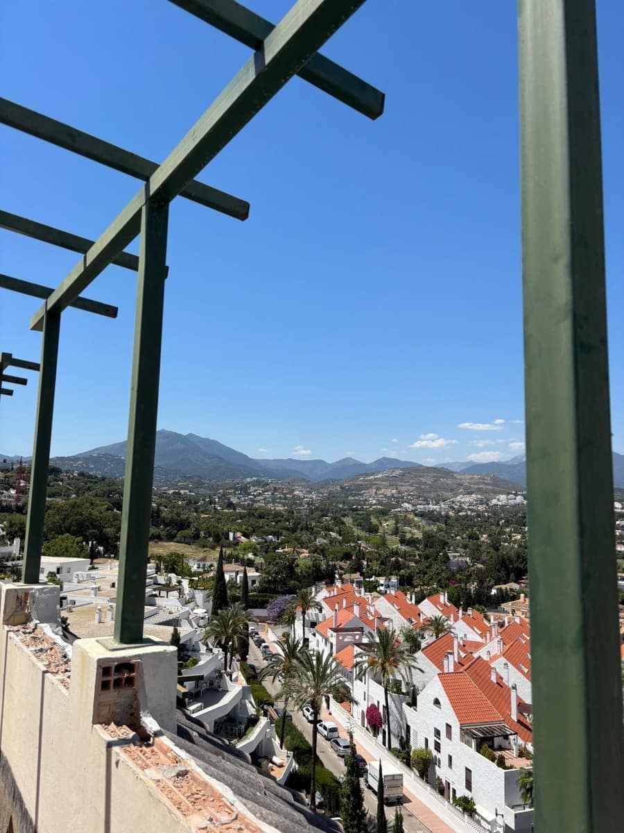 2 soverom Penthouse til salgs i Nueva Andalucia - € 820 000 (Ref: 10020649)