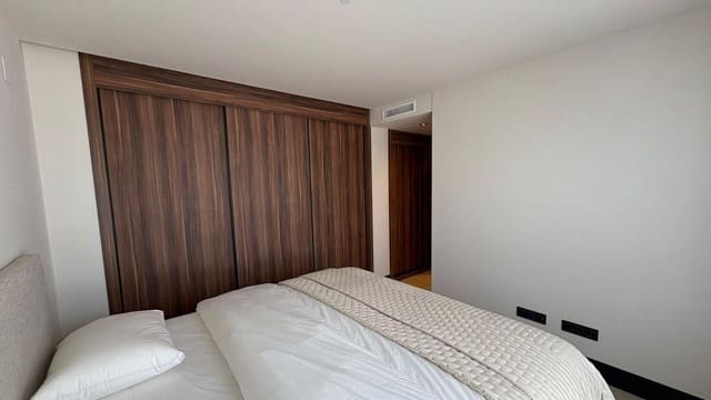 3 bedroom Penthouse for sale in Nueva Andalucia, Marbella - € 999,000 (Ref: 10020654)