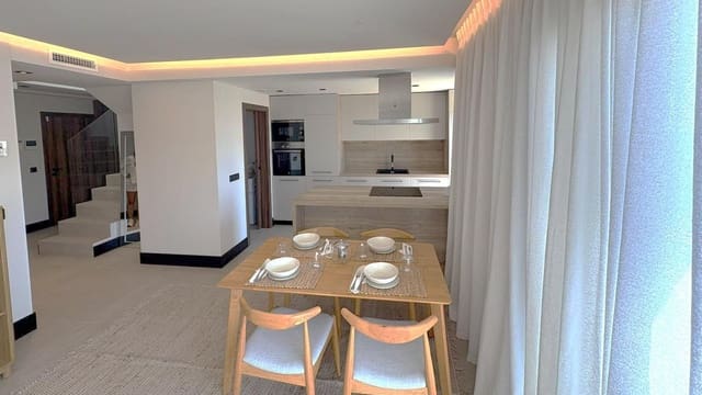 3 bedroom Penthouse for sale in Nueva Andalucia, Marbella - € 999,000 (Ref: 10020654)