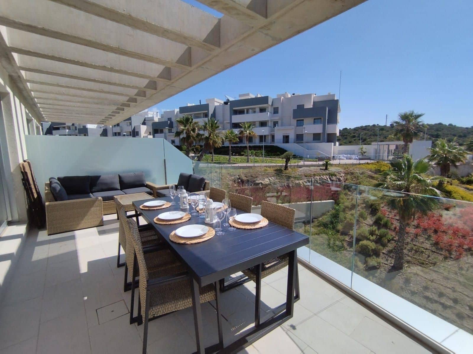 2 bedroom Penthouse for sale in Estepona - € 465,000 (Ref: 10020656)