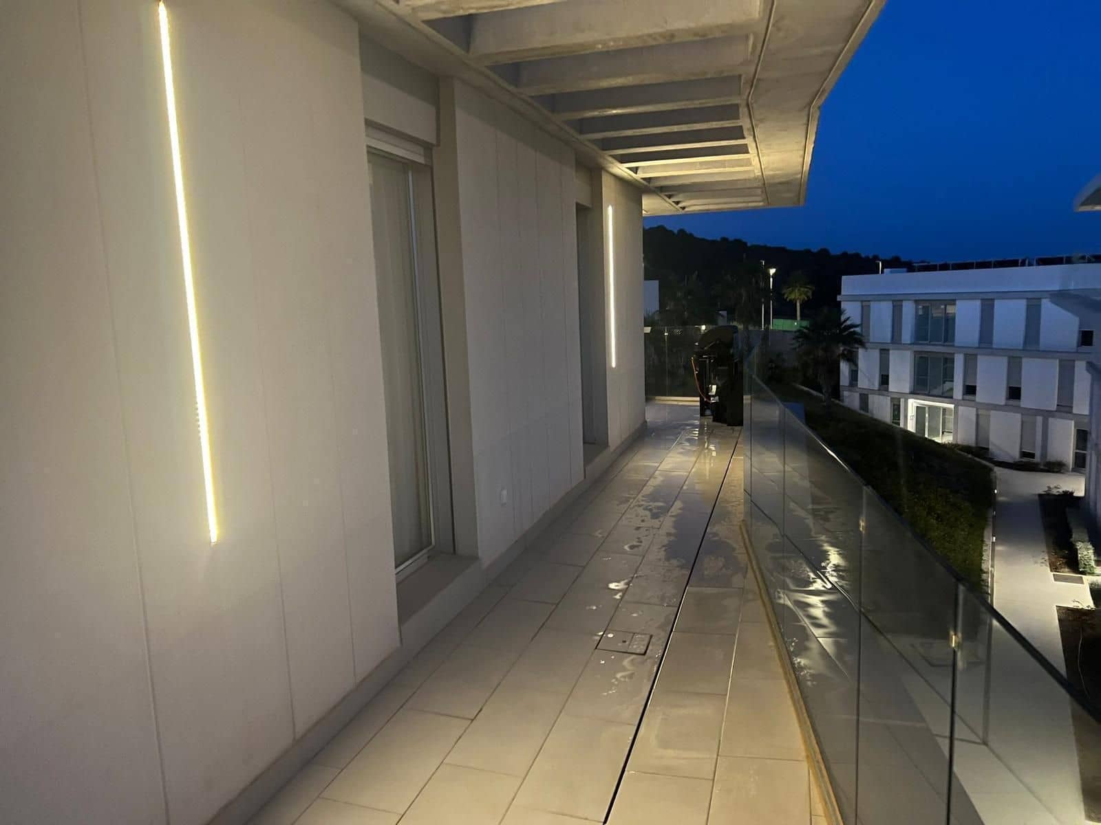2 bedroom Penthouse for sale in Estepona - € 465,000 (Ref: 10020656)