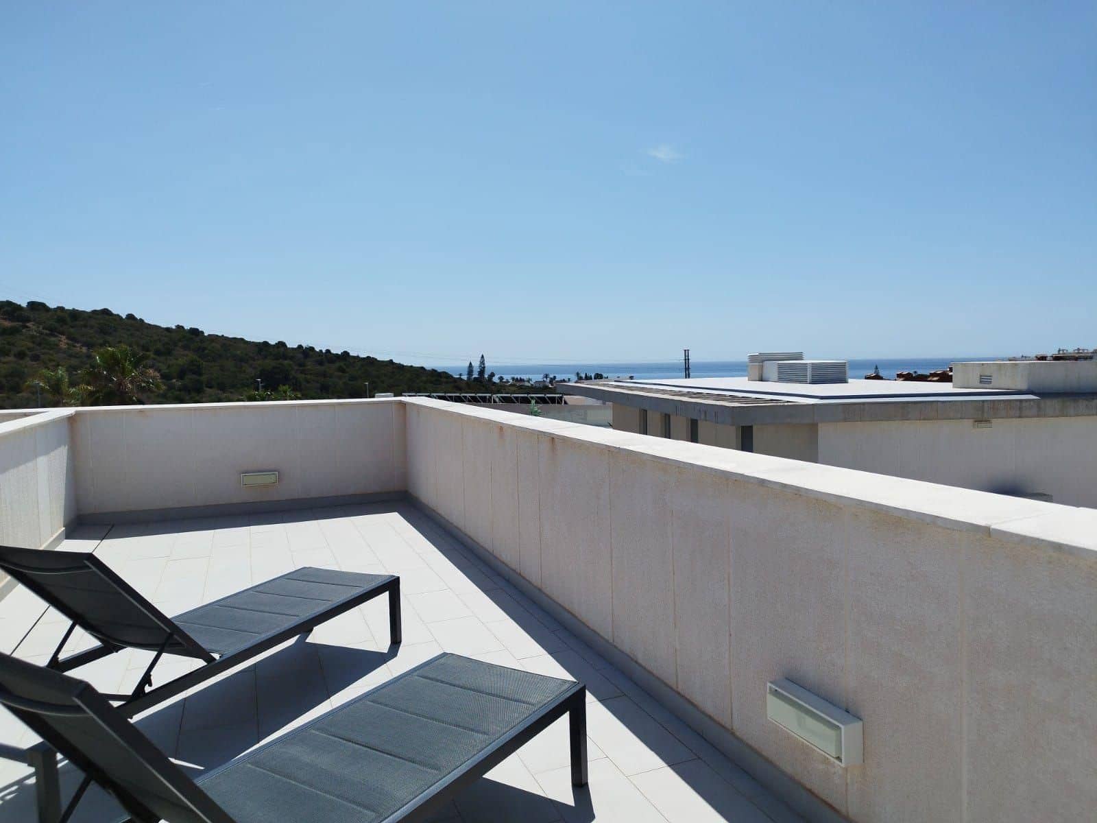 2 bedroom Penthouse for sale in Estepona - € 465,000 (Ref: 10020656)
