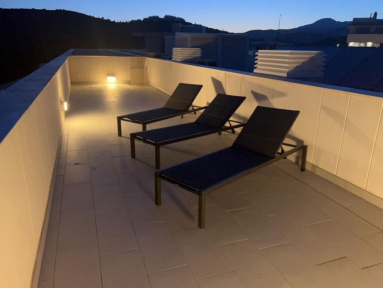 2 bedroom Penthouse for sale in Estepona - € 465,000 (Ref: 10020656)