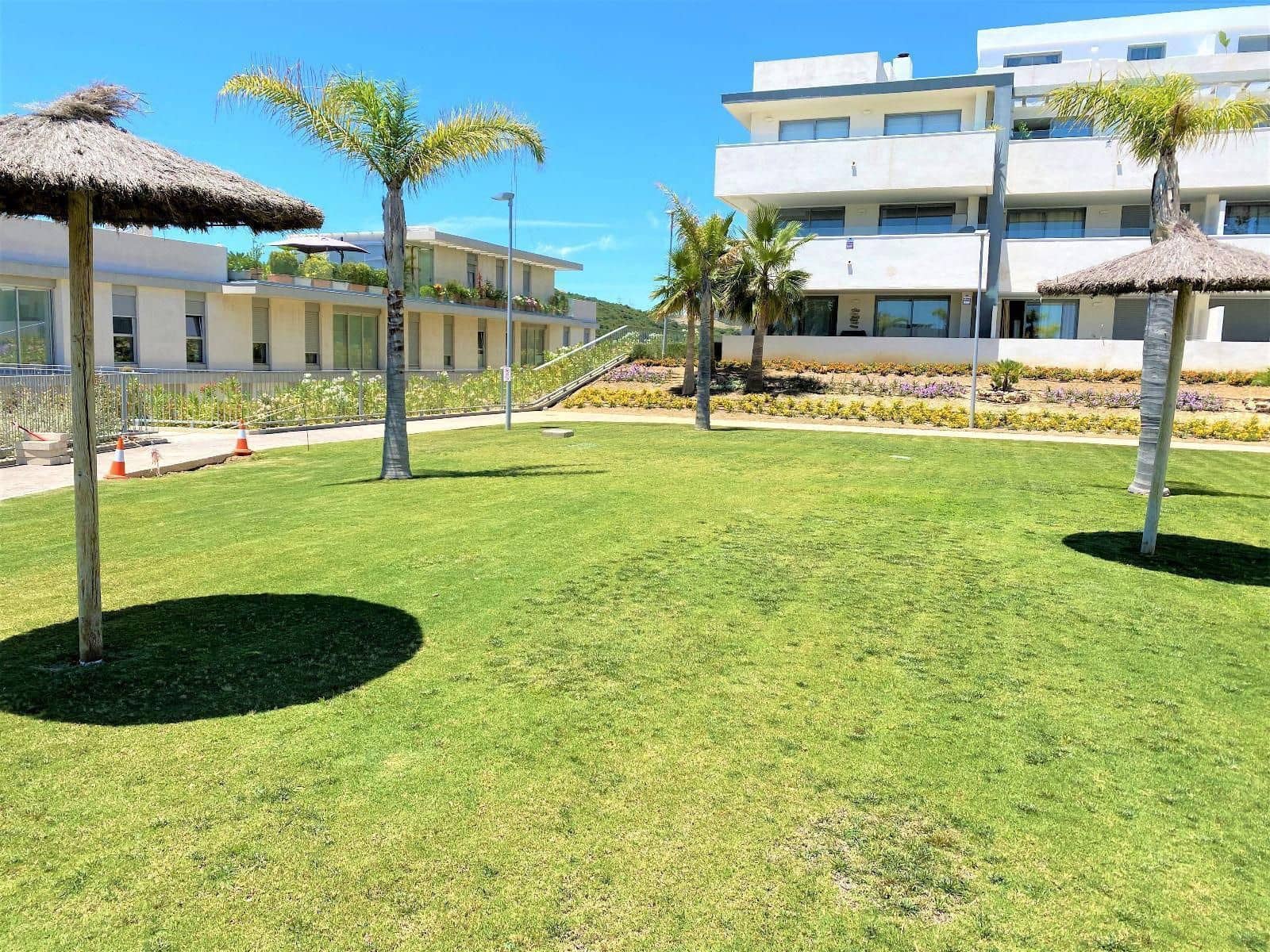 2 bedroom Penthouse for sale in Estepona - € 465,000 (Ref: 10020656)
