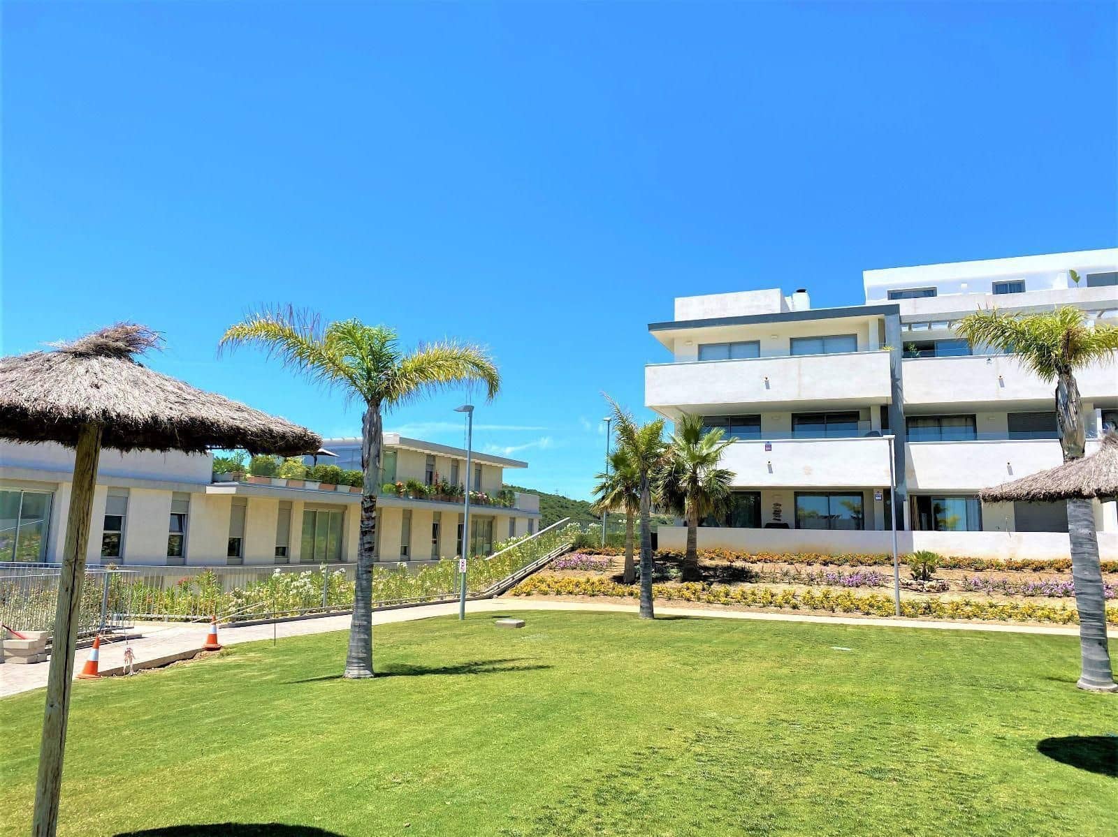 2 bedroom Penthouse for sale in Estepona - € 465,000 (Ref: 10020656)