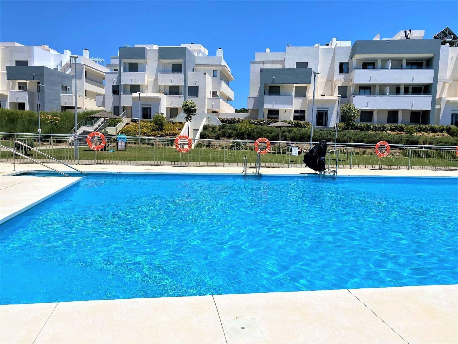 2 bedroom Penthouse for sale in Estepona - € 465,000 (Ref: 10020656)