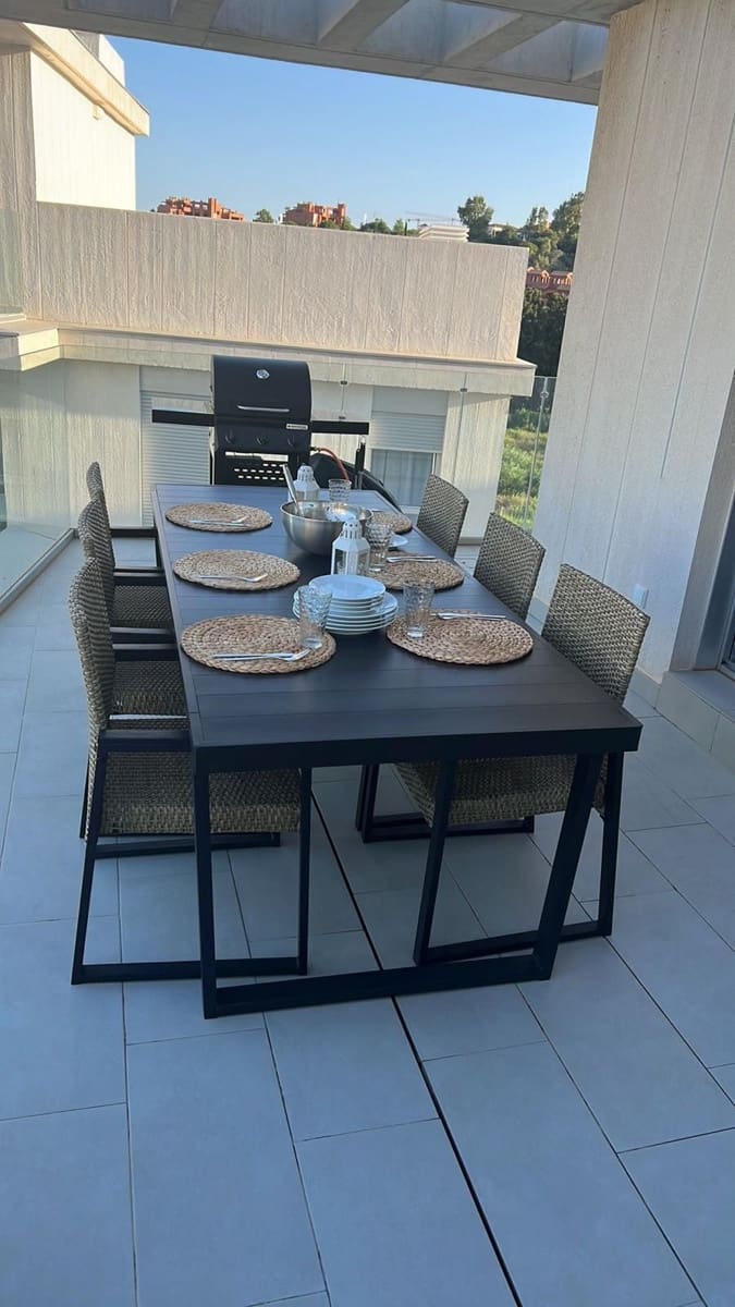 2 bedroom Penthouse for sale in Estepona - € 465,000 (Ref: 10020656)