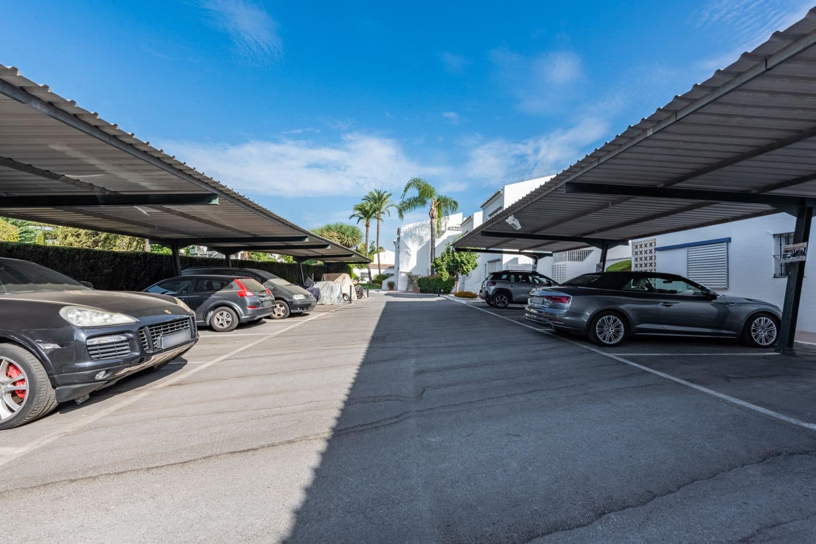 3 bedroom Penthouse for sale in Nueva Andalucia - € 820,000 (Ref: 10020657)