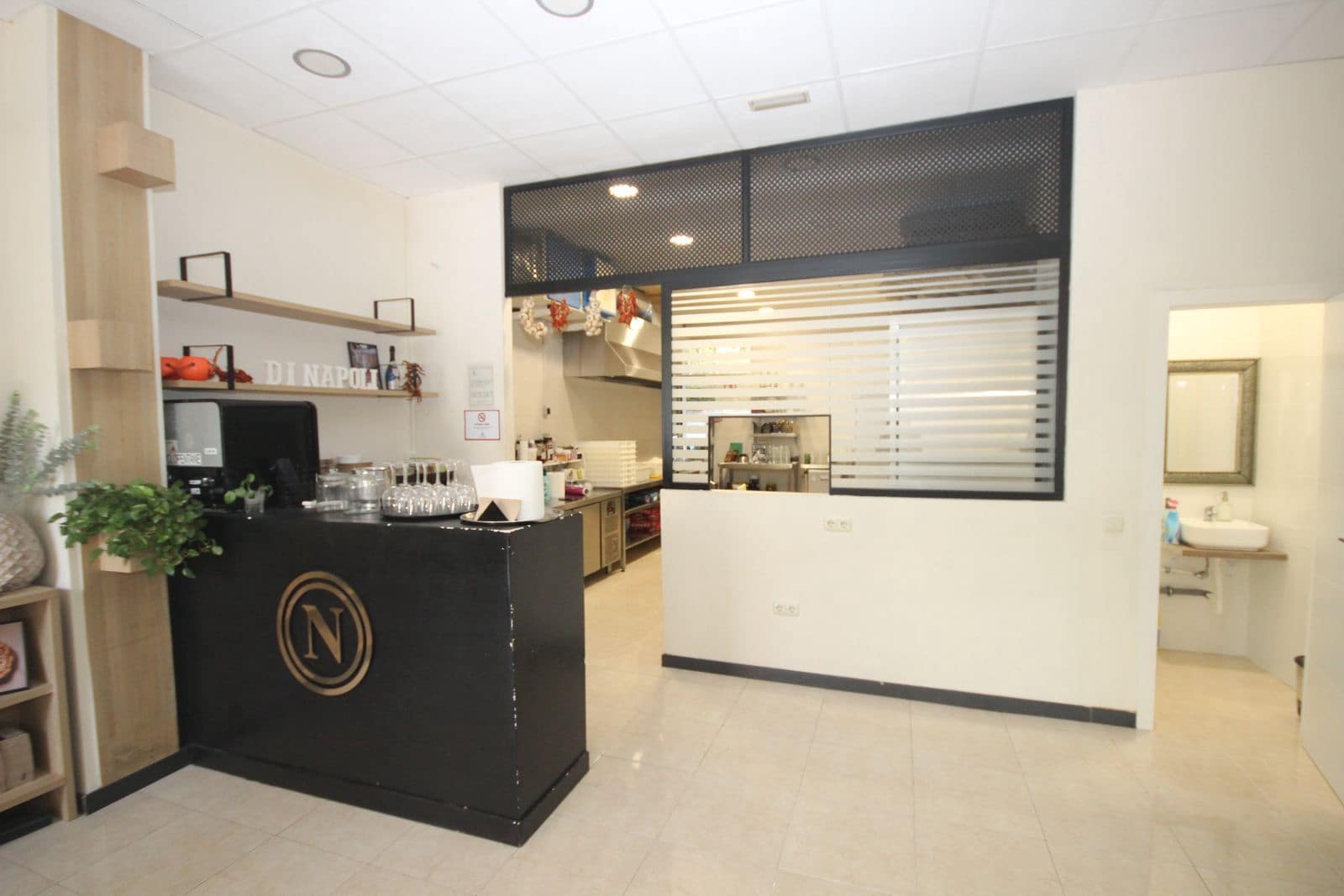 Business for sale in Marbella - € 380,000 (Ref: 10020658)