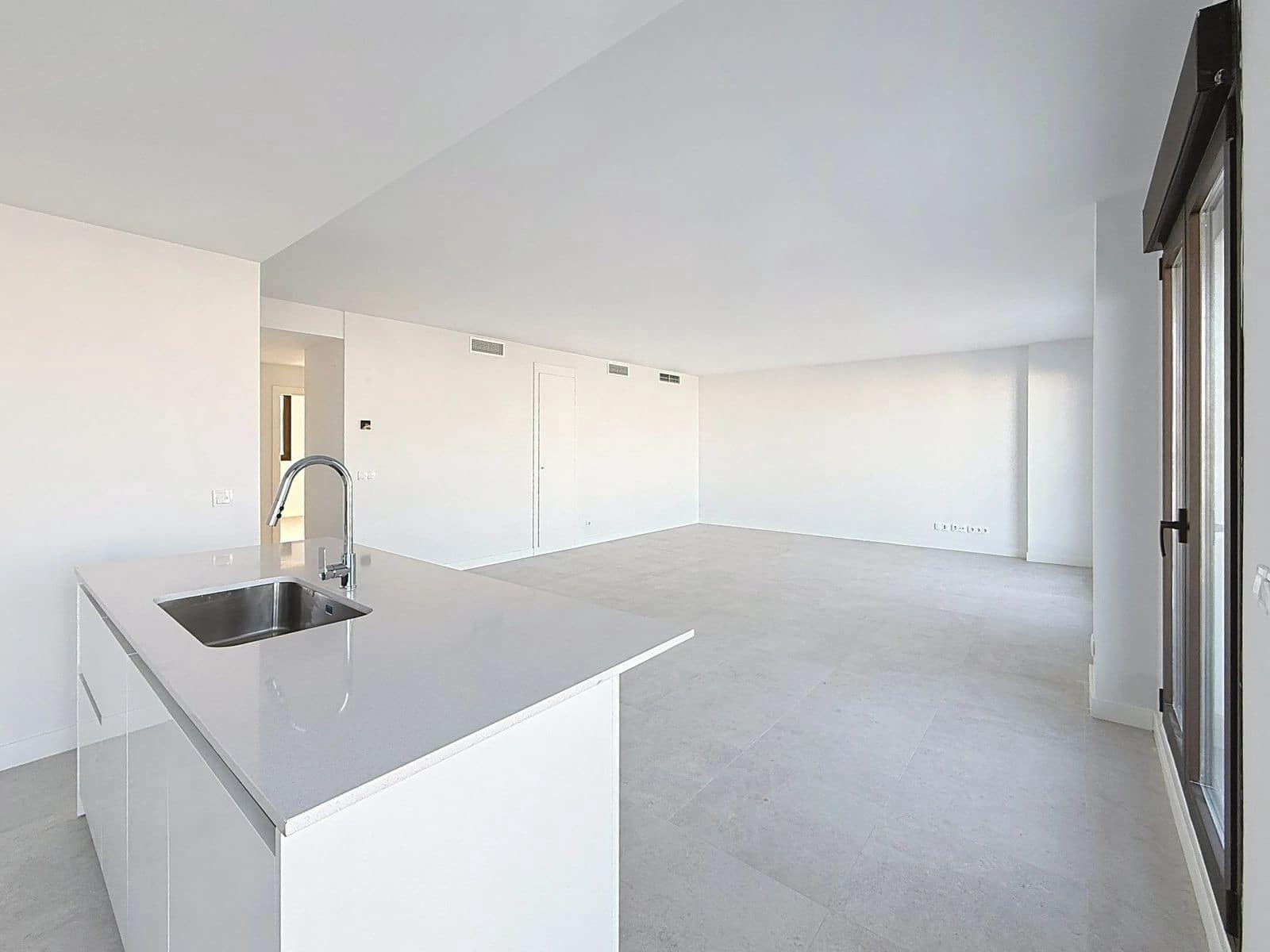 3 soveværelse Lejlighed til salg i Estepona - € 975.000 (Ref: 10020659)