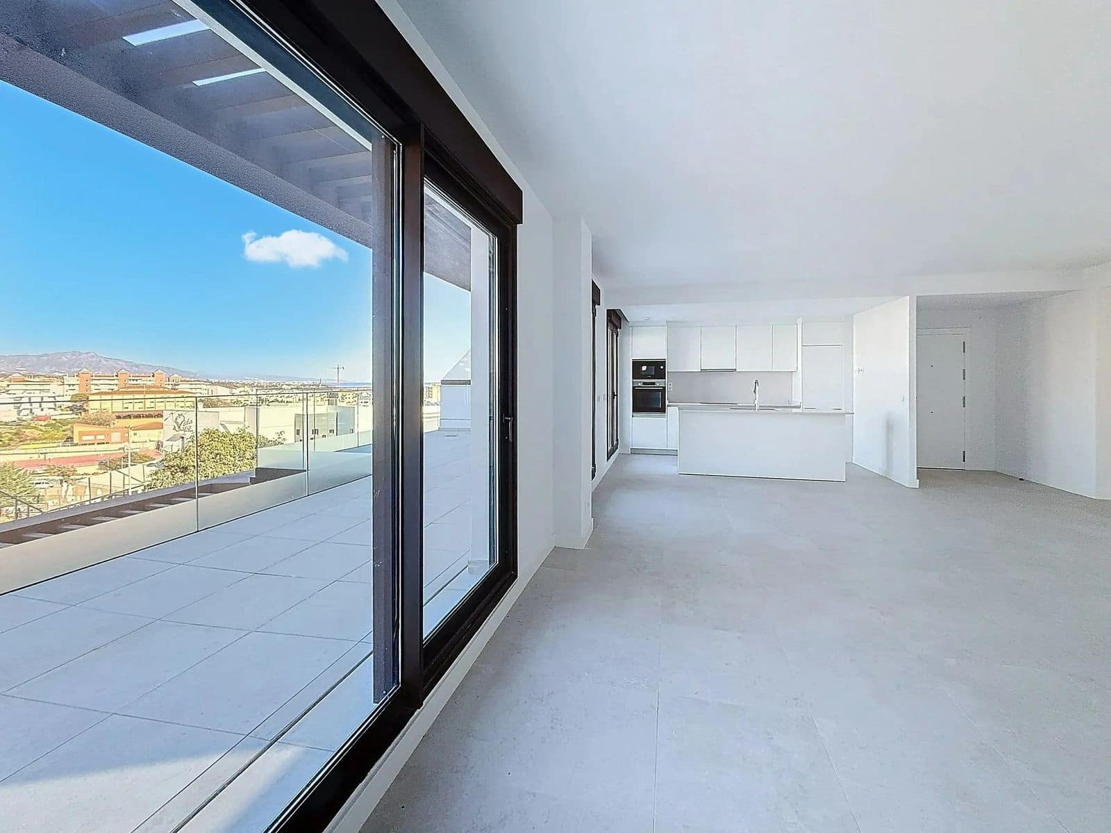 3 soveværelse Lejlighed til salg i Estepona - € 975.000 (Ref: 10020659)
