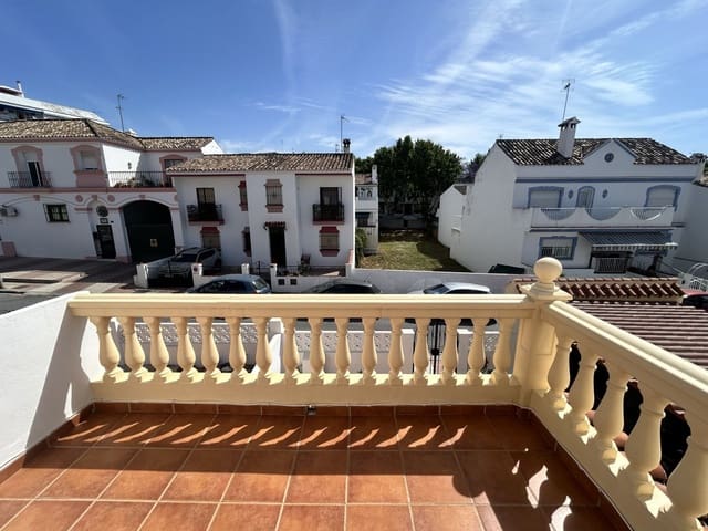 4 quarto Casa em Banda para venda em San Pedro de Alcantara, Marbella - 690 000 € (Ref: 10051342)