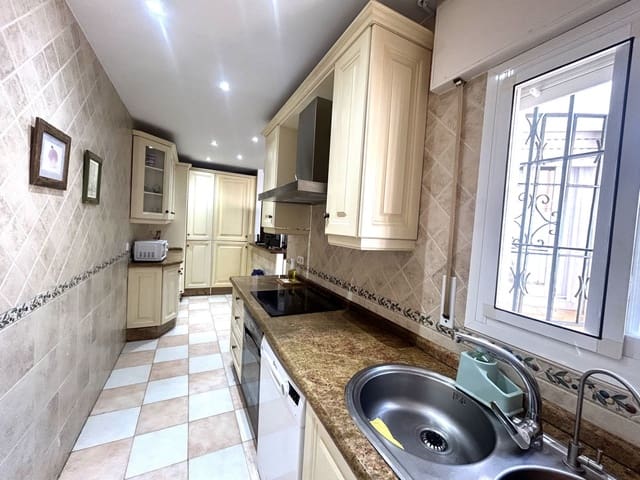 4 quarto Casa em Banda para venda em San Pedro de Alcantara, Marbella - 690 000 € (Ref: 10051342)