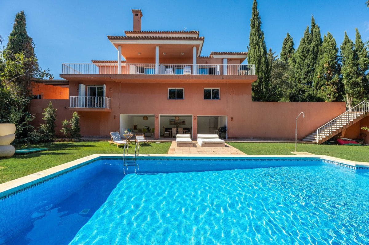 5 makuuhuone Huvila myytävänä paikassa Sotogrande - 1 350 000 € (Ref: 10051343)