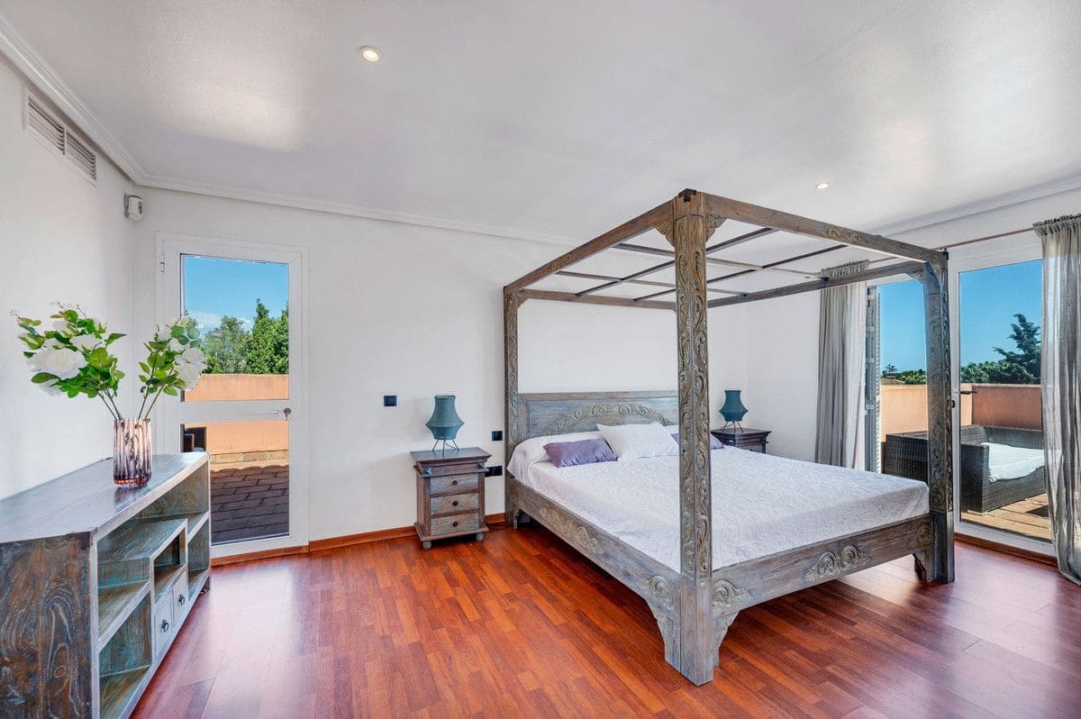 5 makuuhuone Huvila myytävänä paikassa Sotogrande - 1 350 000 € (Ref: 10051343)