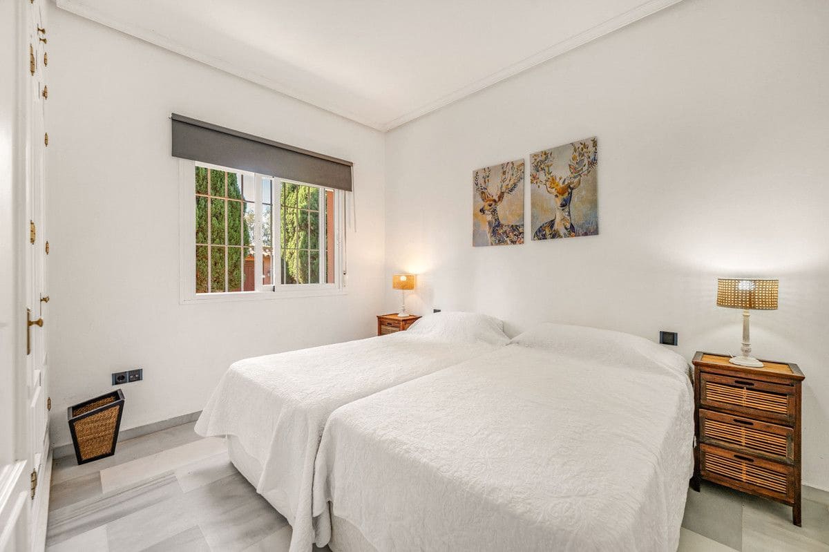 5 makuuhuone Huvila myytävänä paikassa Sotogrande - 1 350 000 € (Ref: 10051343)