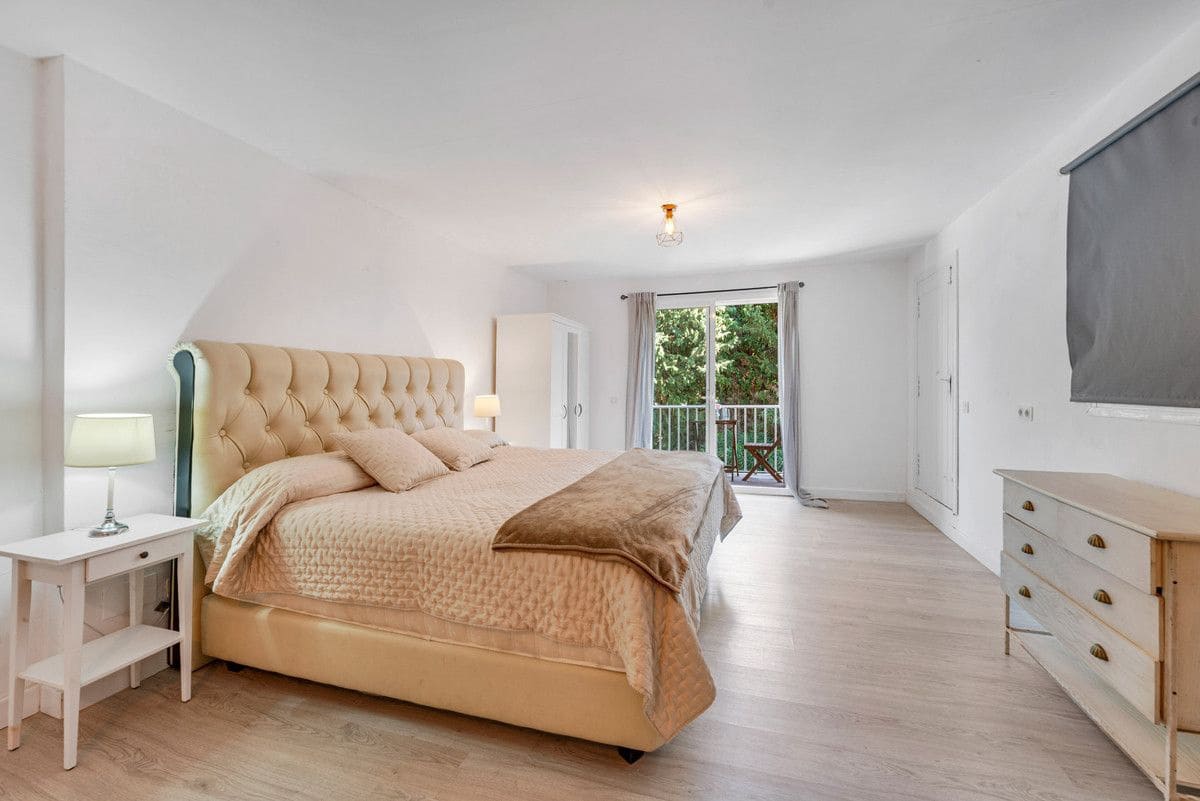 5 makuuhuone Huvila myytävänä paikassa Sotogrande - 1 350 000 € (Ref: 10051343)