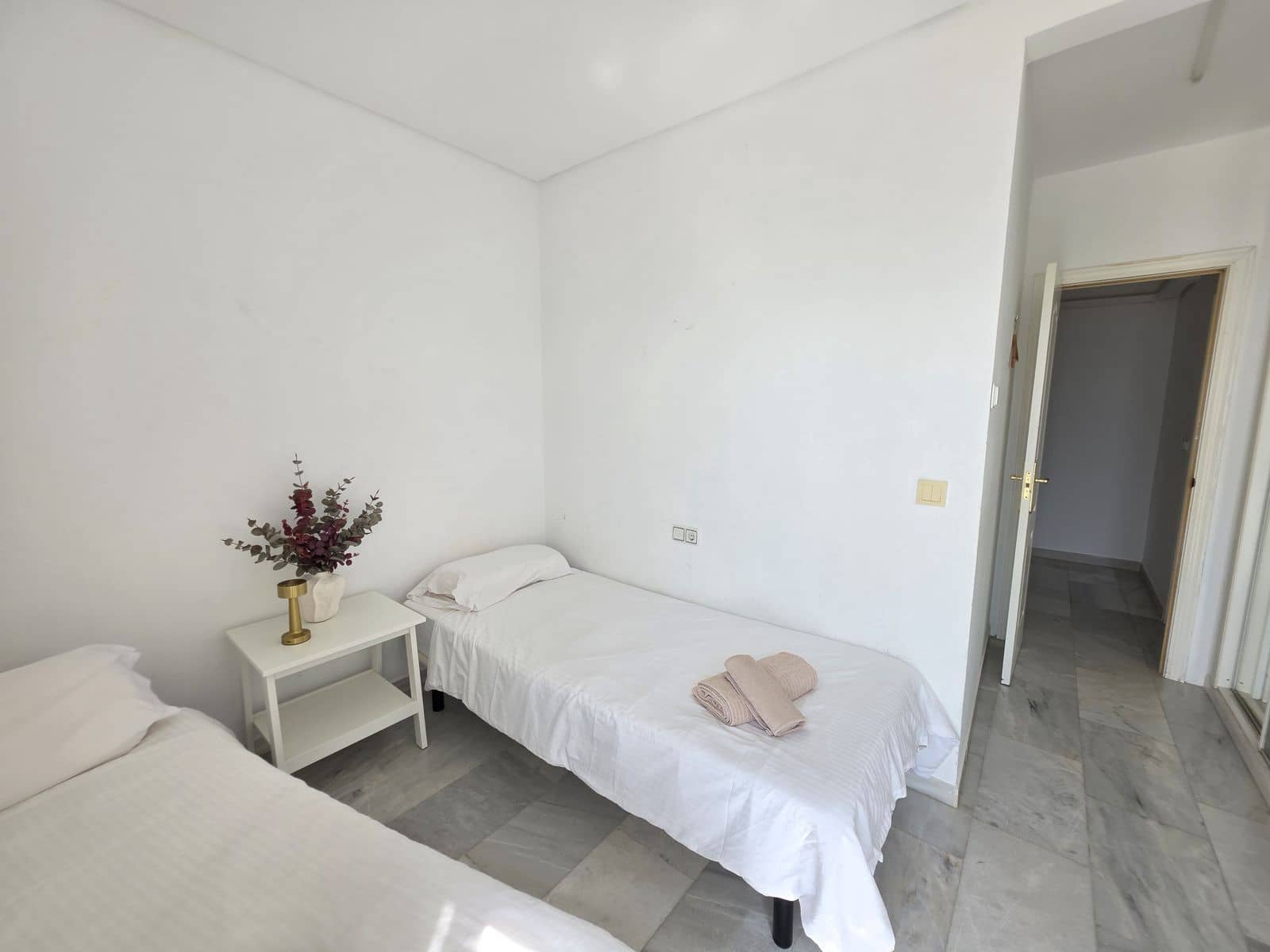 2 bedroom Apartment for sale in Marbella - € 530,000 (Ref: 10051344)