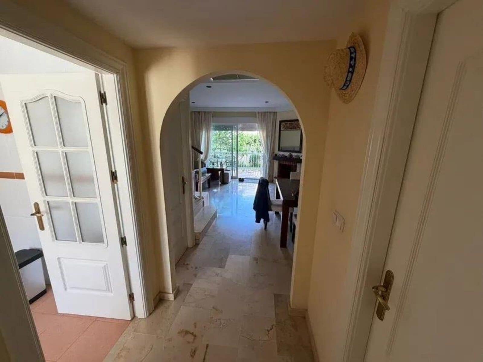 4 quarto Casa em Banda para venda em Marbella - 585 000 € (Ref: 10051347)