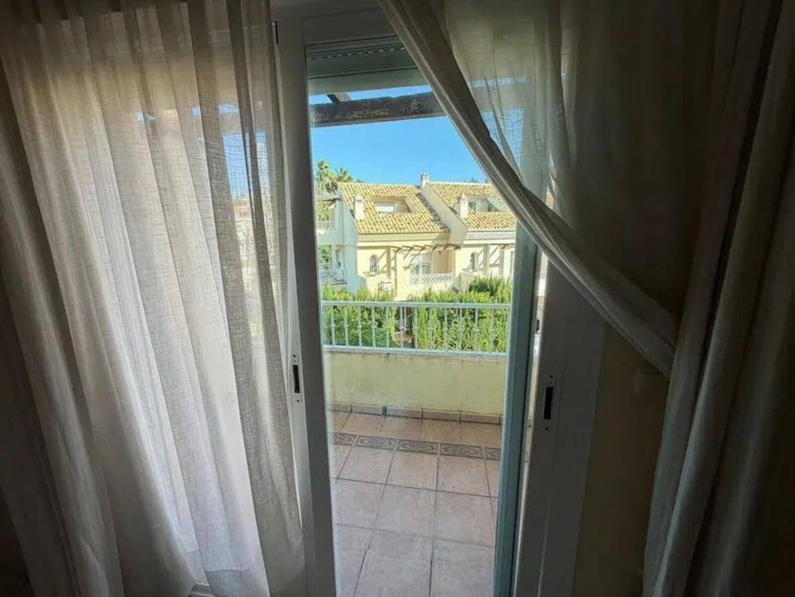 4 quarto Casa em Banda para venda em Marbella - 585 000 € (Ref: 10051347)