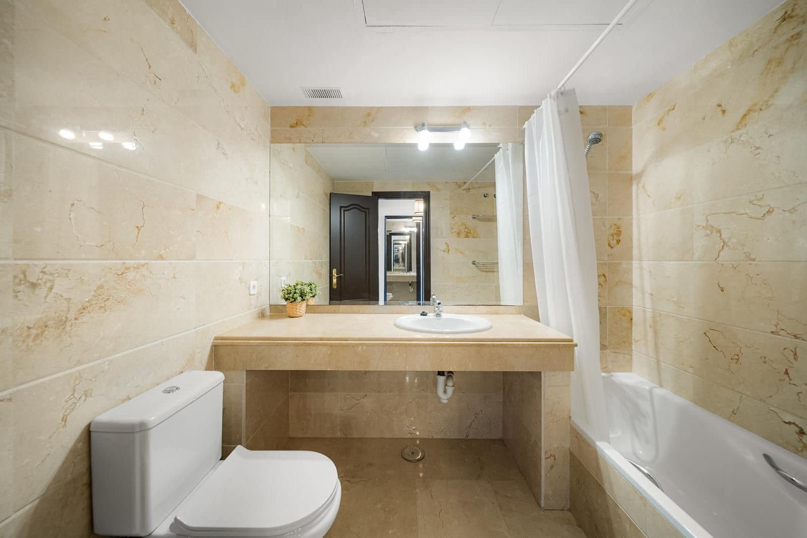 Apartamento de 2 habitaciones en Nueva Andalucia en venta - 479.995 € (Ref: 10051349)