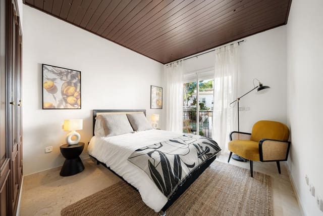 Apartamento de 2 habitaciones en Nueva Andalucia, Marbella en venta - 479.995 € (Ref: 10051349)