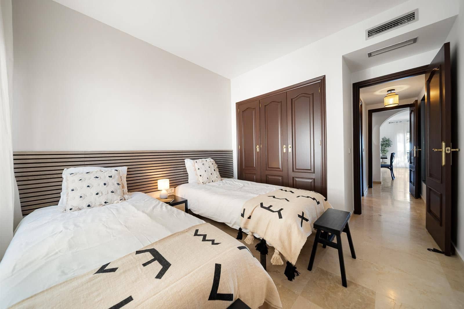 Apartamento de 2 habitaciones en Nueva Andalucia en venta - 479.995 € (Ref: 10051349)