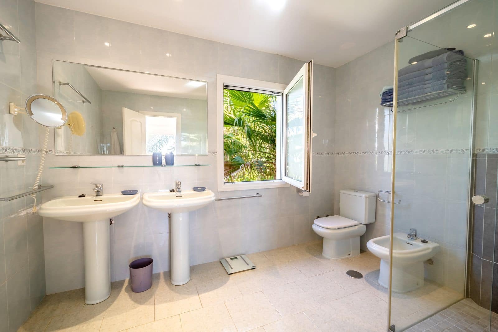 4 bedroom Villa for sale in Marbesa - € 1,950,000 (Ref: 10051351)