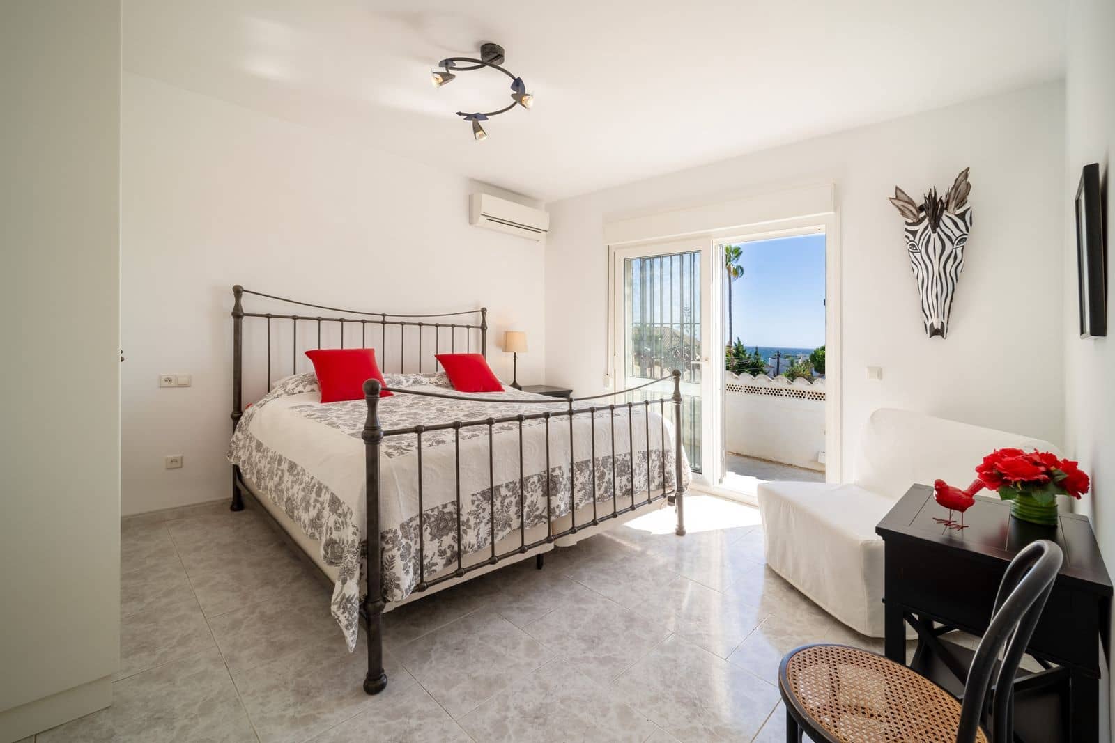 4 bedroom Villa for sale in Marbesa - € 1,950,000 (Ref: 10051351)