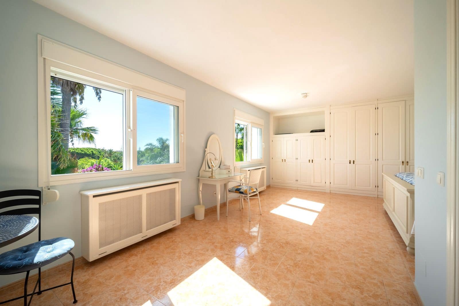4 bedroom Villa for sale in Marbesa - € 1,950,000 (Ref: 10051351)