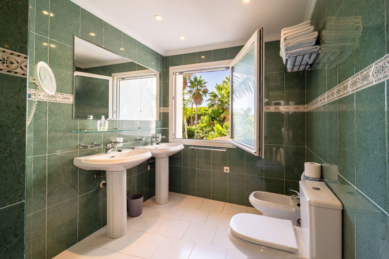 4 bedroom Villa for sale in Marbesa - € 1,950,000 (Ref: 10051351)