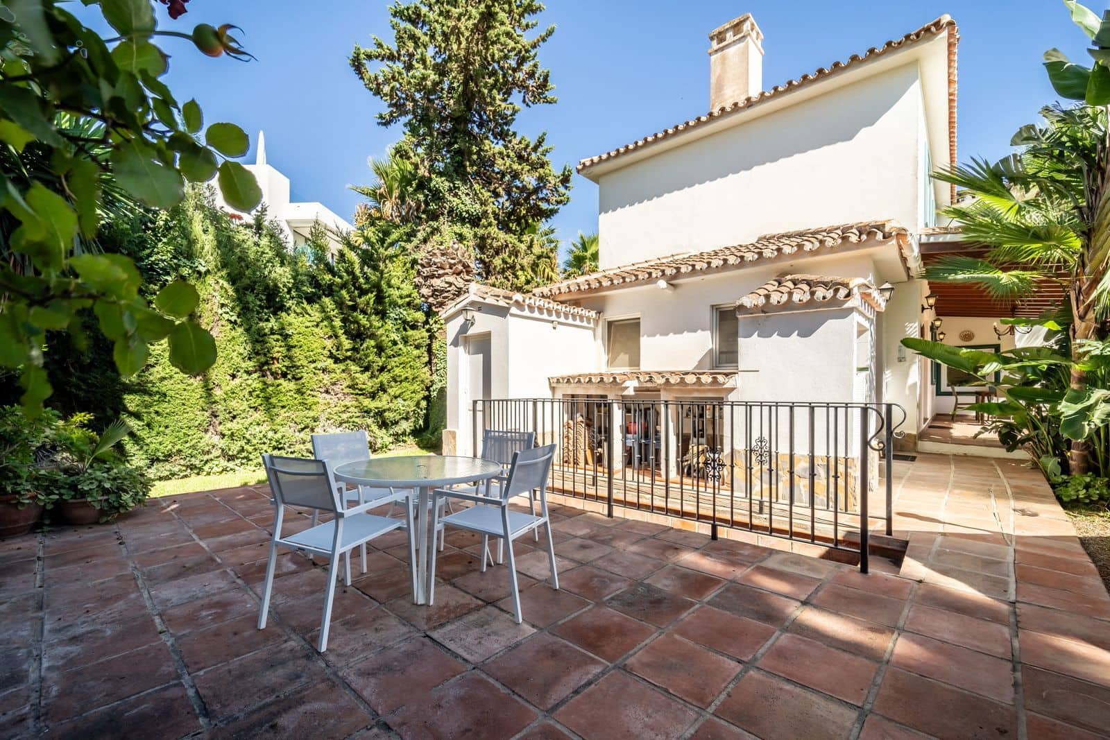 4 bedroom Villa for sale in Marbesa - € 1,950,000 (Ref: 10051351)