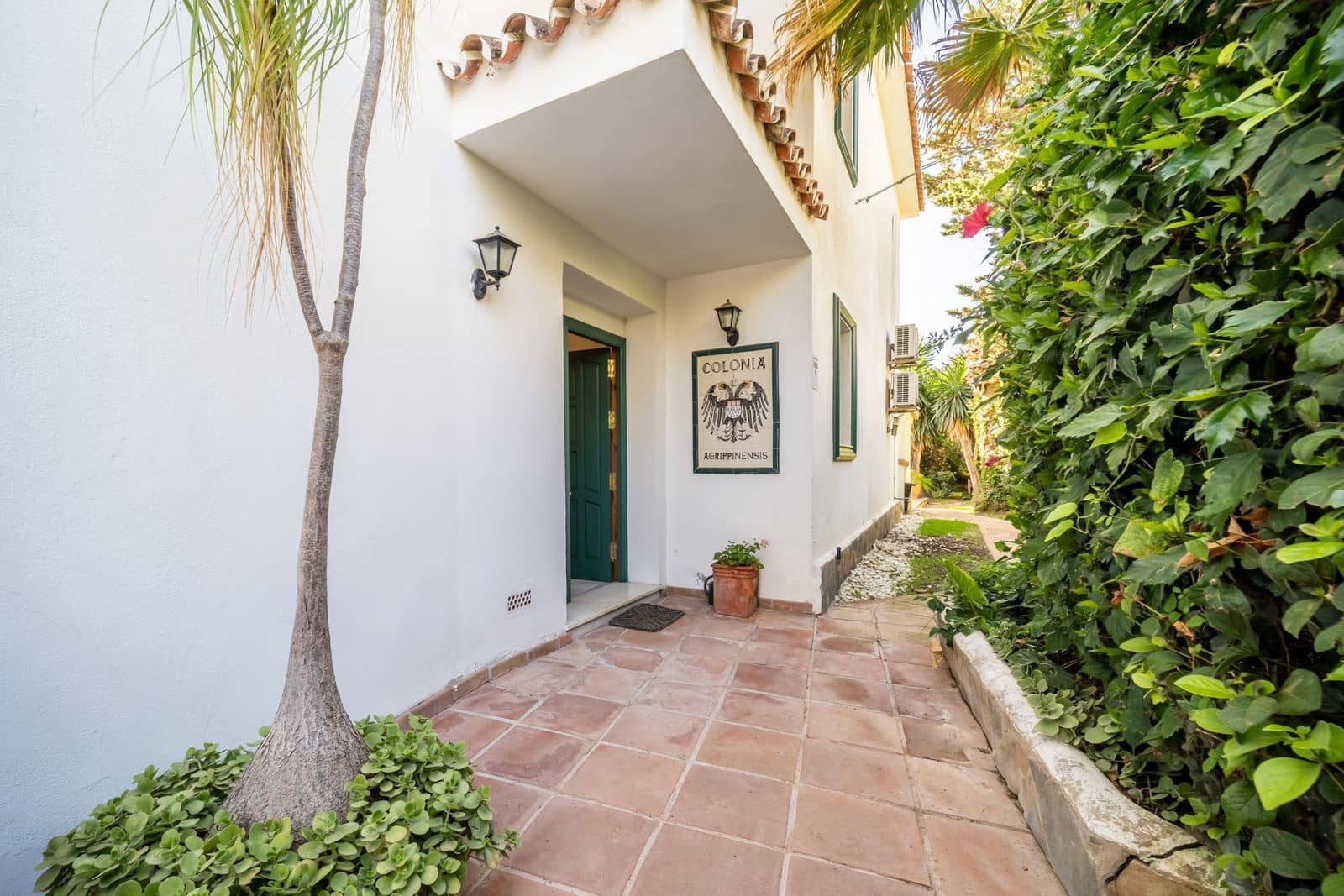 4 bedroom Villa for sale in Marbesa - € 1,950,000 (Ref: 10051351)