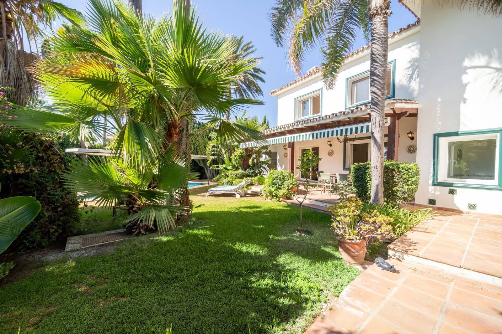 4 bedroom Villa for sale in Marbesa - € 1,950,000 (Ref: 10051351)