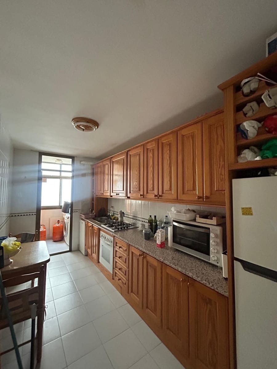 Estudio de 3 habitaciones en Estepona en venta - 300.000 € (Ref: 10051352)