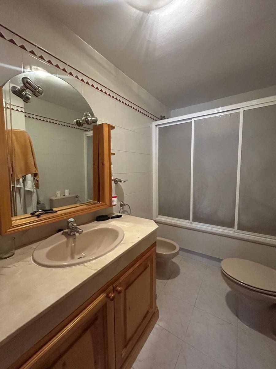 Estudio de 3 habitaciones en Estepona en venta - 300.000 € (Ref: 10051352)