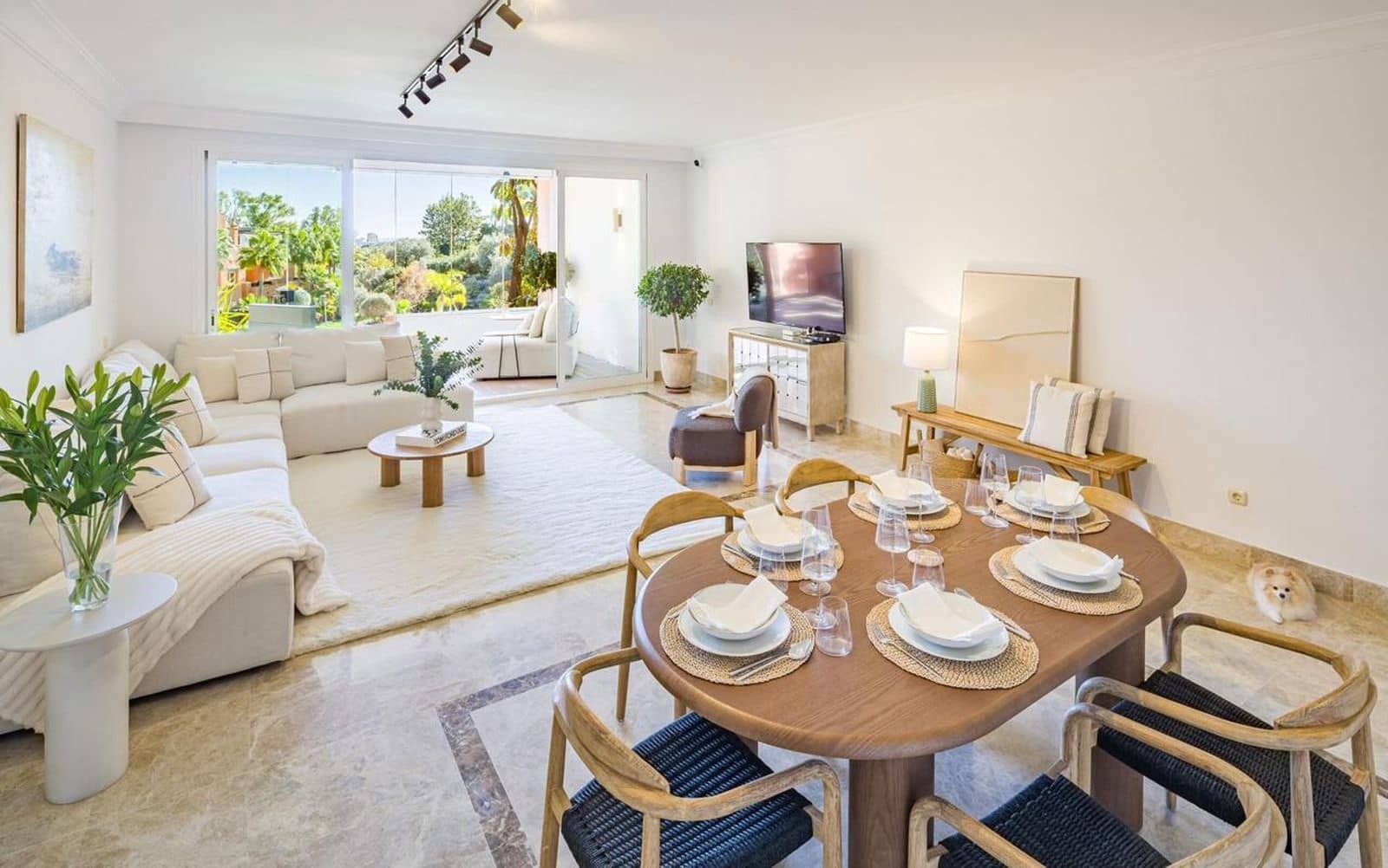 4 bedroom Apartment for sale in Nueva Andalucia - € 1,090,000 (Ref: 10051353)